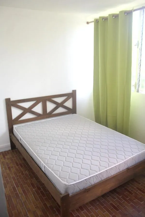Appartement Moderne A Les Trois Ilets 40 M² Vue Jardin